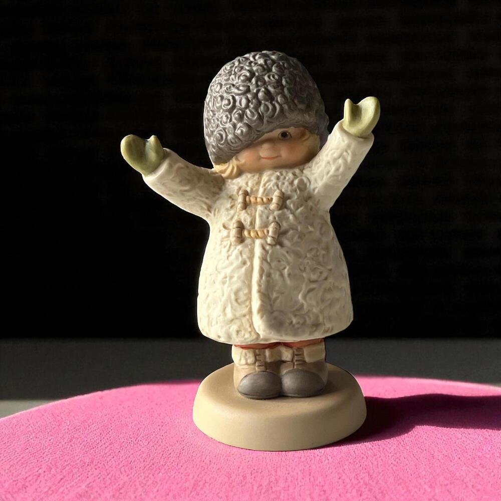 Vintage Enesco “Friendship Has No Boundaries” Figurine – 1991 Collectible
